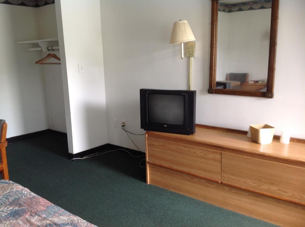 Deluxe Inn Camden Room photo